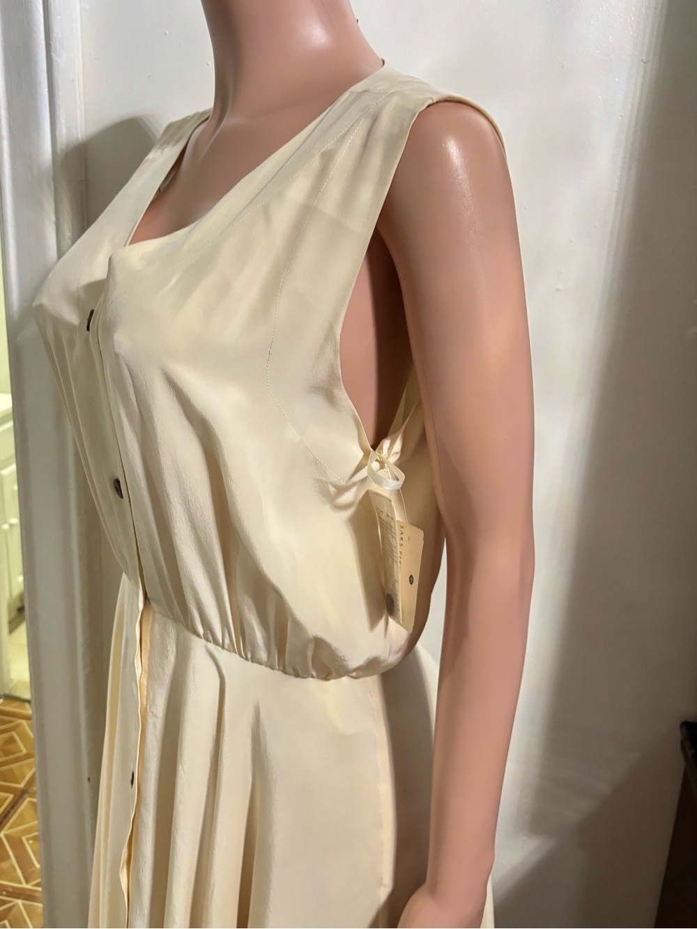 NWT SAKS FIFTH AVENUE Women’s Silk Cream Button-Front V-Neck Midi Dress - Picture 6 of 15